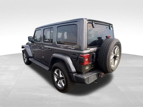 Used 2018 Jeep Wrangler Unlimited Sahara AWD/4WD image 3