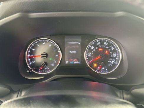 Used 2021 Toyota RAV4 XLE Premium FWD image 15