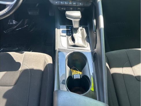 Used 2023 Hyundai Elantra SEL w/ Convenience Package FWD image 18