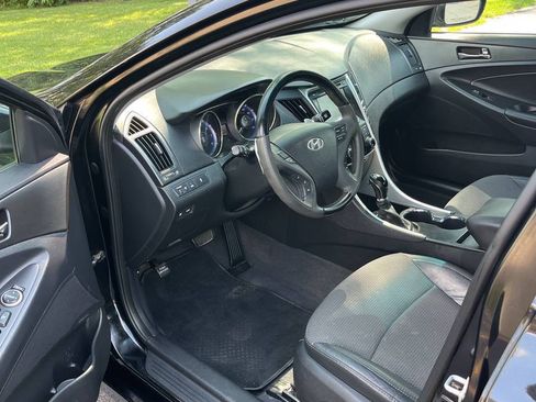 Used 2011 Hyundai Sonata SE w/ Navigation & Sunroof Pkg 4 FWD image 11