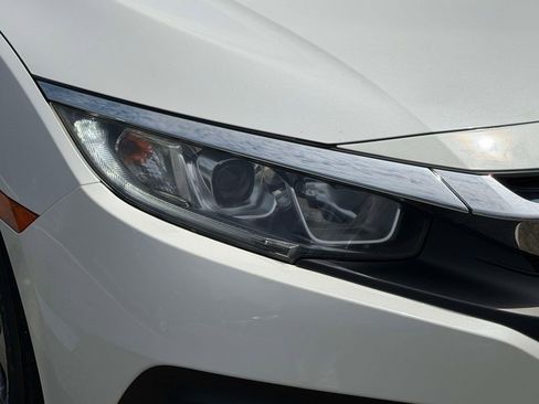 Used 2018 Honda Civic EX image 17