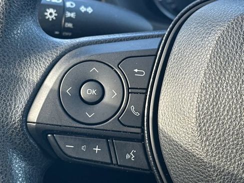 Used 2022 Toyota RAV4 LE image 18