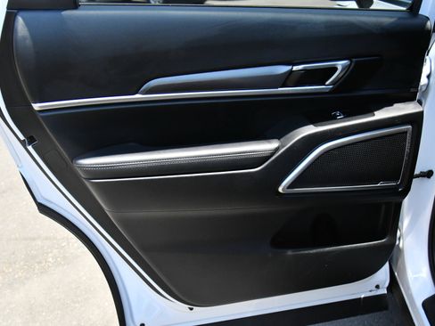 Used 2025 Kia Telluride LX FWD image 35