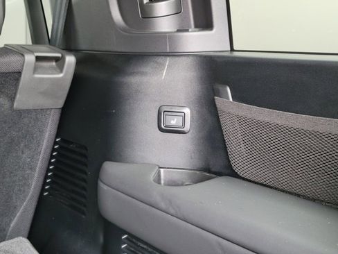 Used 2024 Land Rover Defender 130 X image 7