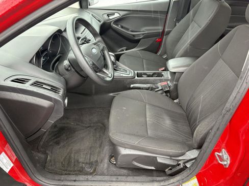 Used 2015 Ford Focus SE FWD image 4