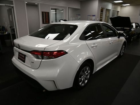 Used 2024 Toyota Corolla LE FWD image 7