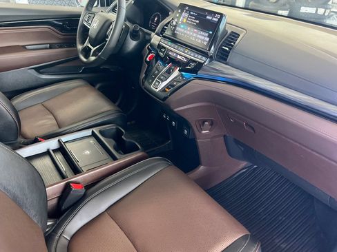 Used 2025 Honda Odyssey Elite image 15
