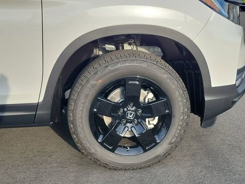 New 2026 Honda Ridgeline Black Edition image 5