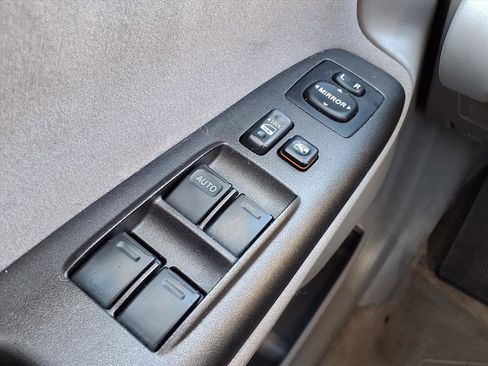 Used 2005 Toyota Camry image 11