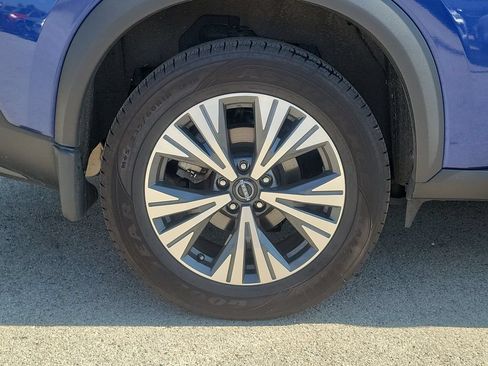 Used 2022 Nissan Rogue SV AWD/4WD image 5