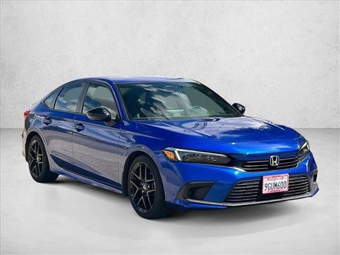 Used 2023 Honda Civic Sport image 3