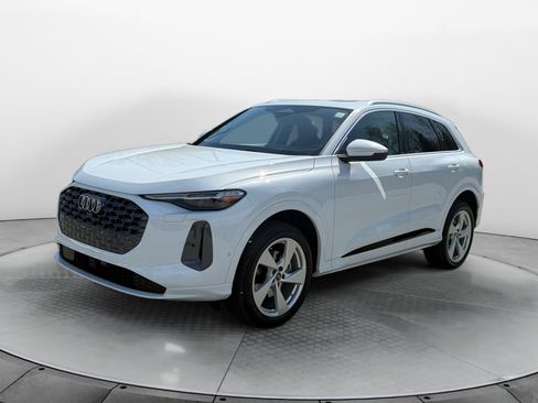 Certified 2025 Audi Q5 Premium Plus w/ Premium Plus AWD/4WD image 3