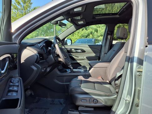Used 2023 Chevrolet Traverse RS AWD/4WD image 26