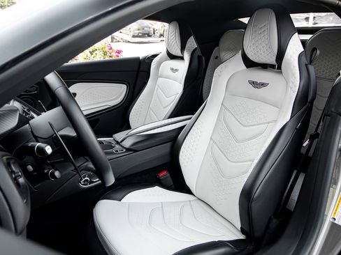 Used 2023 Aston Martin DBS Superleggera Volante RWD image 15