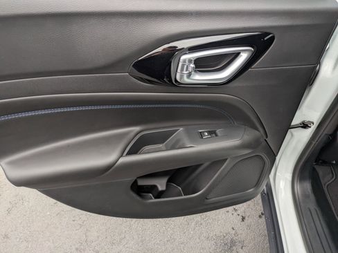 New 2026 Jeep Compass Latitude image 22