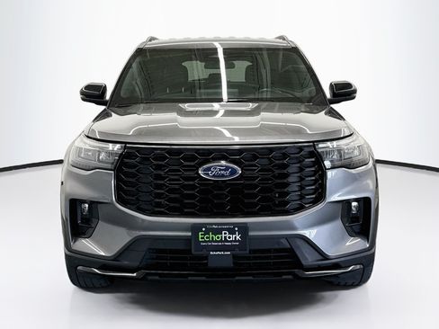 Used 2025 Ford Explorer ST-Line w/ ST-Line Street Pack AWD/4WD image 2