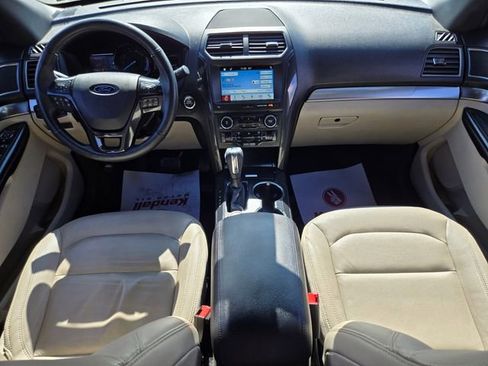 Used 2018 Ford Explorer XLT w/ Equipment Group 202A image 12