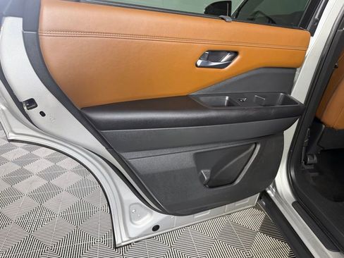 Used 2023 Nissan Pathfinder Platinum image 34