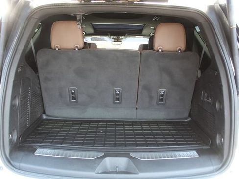 Used 2023 Chevrolet Tahoe High Country AWD/4WD image 5