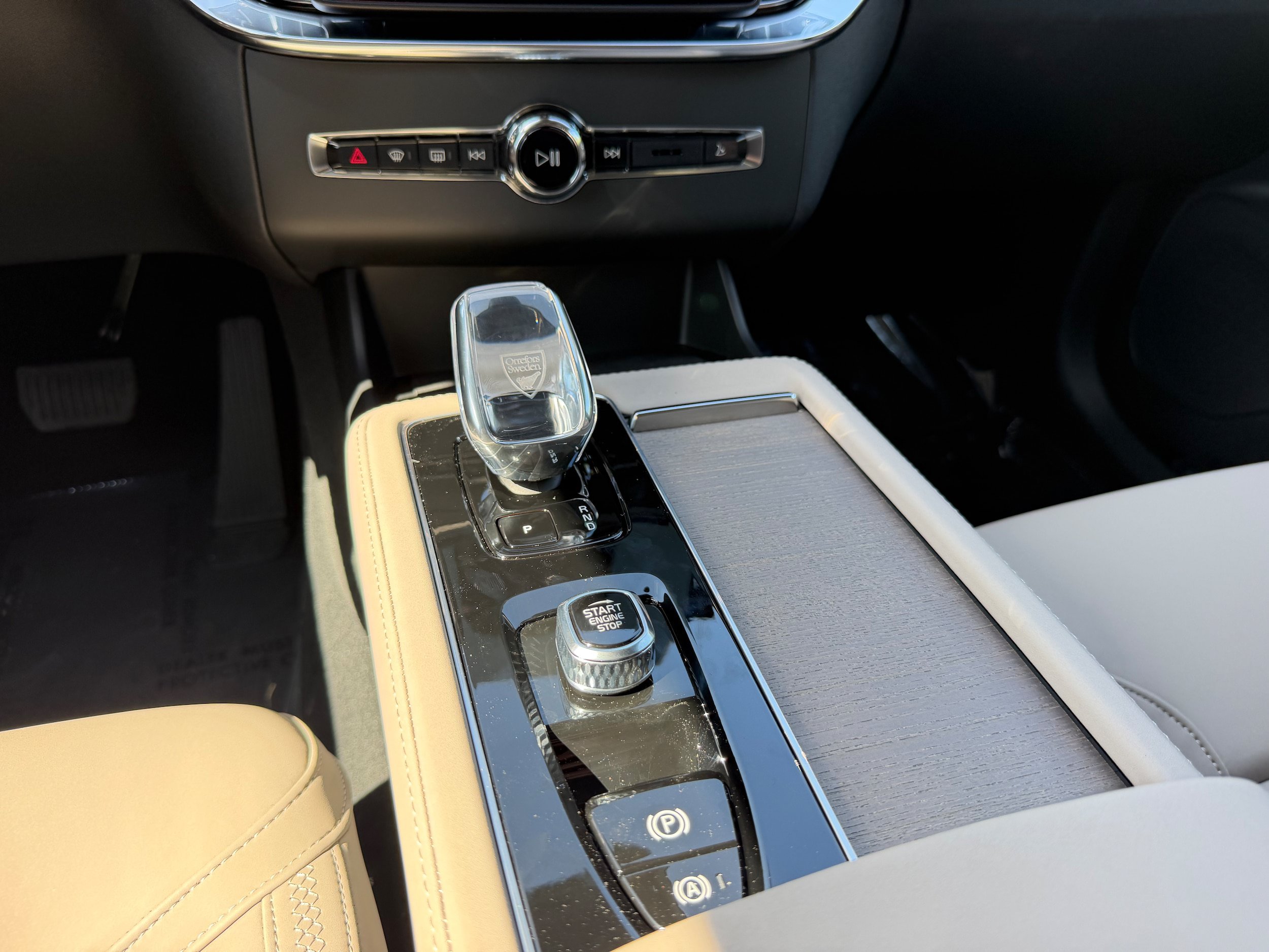 New 2026 Volvo XC90 T8 Plus w/ Protection Package Premier AWD/4WD image 14