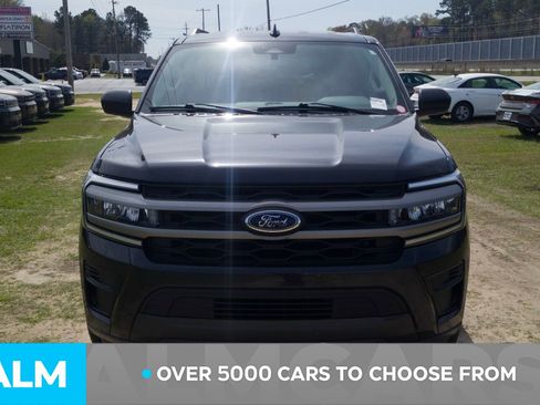 Used 2024 Ford Expedition XLT RWD image 3