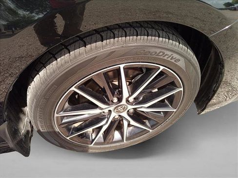 Used 2024 Toyota Camry SE image 10