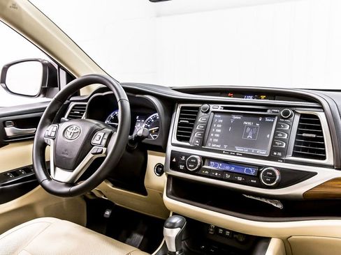 Used 2017 Toyota Highlander Limited FWD image 20