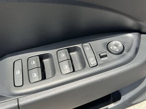 New 2026 Hyundai Venue SEL FWD image 28