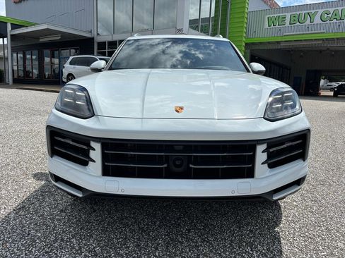 Used 2025 Porsche Cayenne w/ Premium Package Plus AWD/4WD image 8