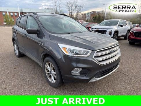 Used 2018 Ford Escape SEL image 2