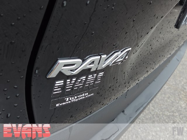 Certified 2025 Toyota RAV4 LE AWD/4WD image 4