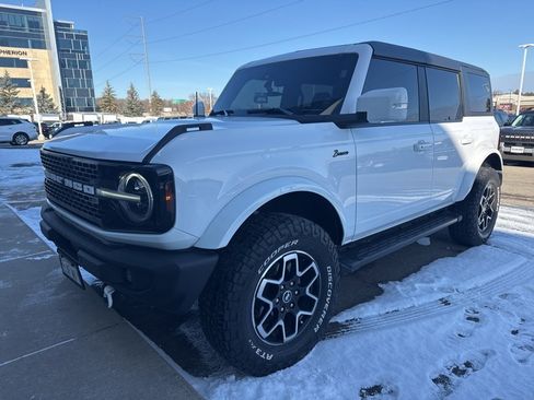 Used 2022 Ford Bronco Outer Banks image 2