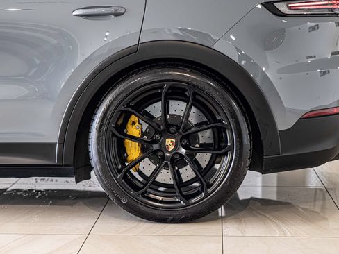 Used 2024 Porsche Cayenne Turbo GT AWD/4WD image 7