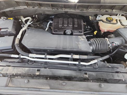Used 2023 Chevrolet Silverado 1500 LT AWD/4WD image 29
