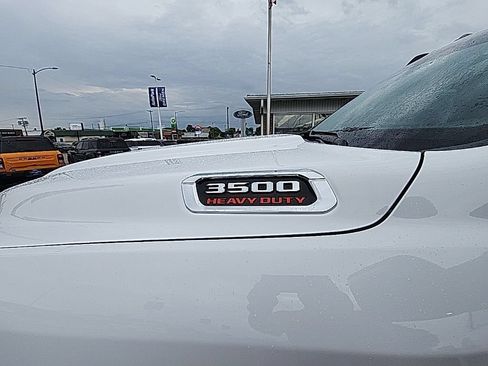 Used 2025 RAM 3500 Big Horn AWD/4WD image 27