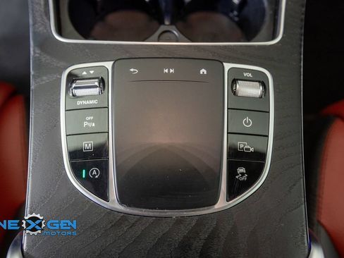 Used 2021 Mercedes-Benz GLC 300 4MATIC image 27