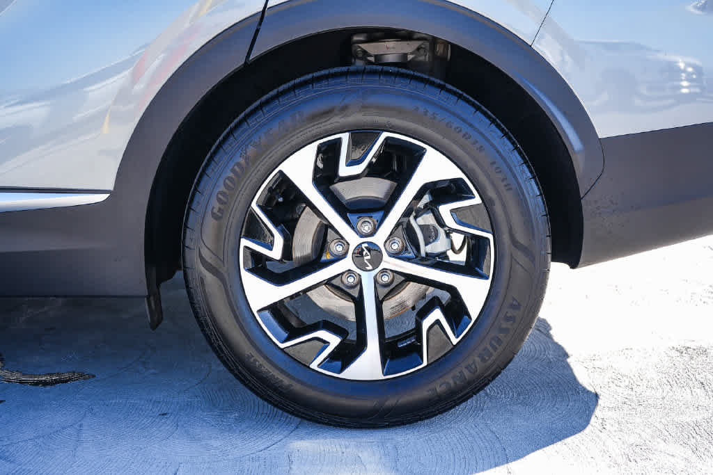 Used 2024 Kia Sportage EX FWD image 10