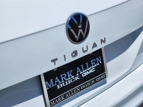 Used 2024 Volkswagen Tiguan Wolfsburg Edition image 11