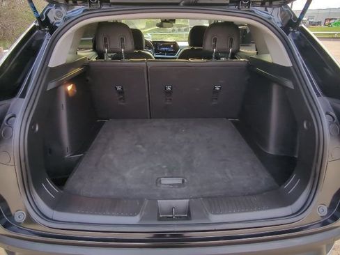 Certified 2024 Chevrolet Trax LT w/ Driver Confidence Package image 17