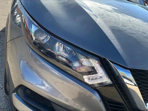 Used 2022 Nissan Rogue Sport SV w/ Technology Package image 32