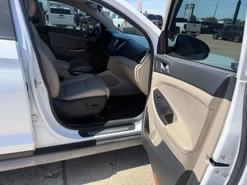 Used 2017 Hyundai Tucson Limited w/ Limited Ultimate Package 03 FWD image 6