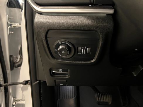 Used 2023 Jeep Grand Cherokee Limited w/ Trailer Tow Prep Group (B) image 15