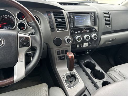 Used 2015 Toyota Sequoia Platinum image 20