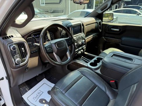 Used 2020 GMC Sierra 1500 Denali w/ Denali Ultimate Package AWD/4WD image 11