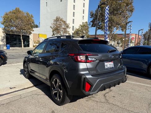 Used 2024 Subaru Crosstrek 2.0i Premium AWD/4WD image 12