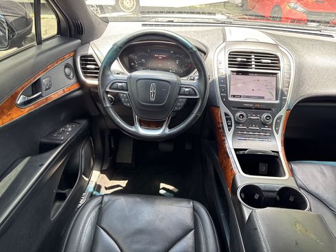 Used 2019 Lincoln Nautilus Reserve FWD image 12