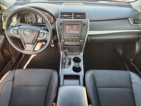 Used 2015 Toyota Camry SE FWD image 22