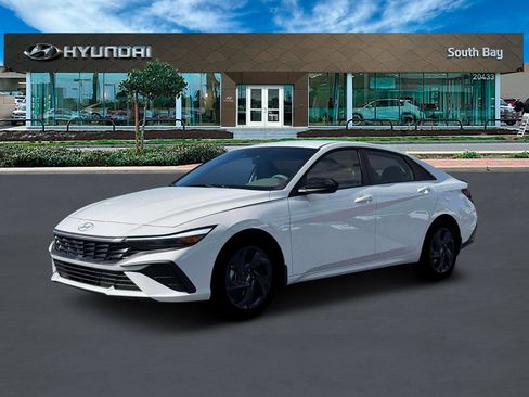 New 2026 Hyundai Elantra Sport image 2