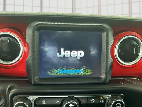 Used 2020 Jeep Gladiator Rubicon AWD/4WD image 11