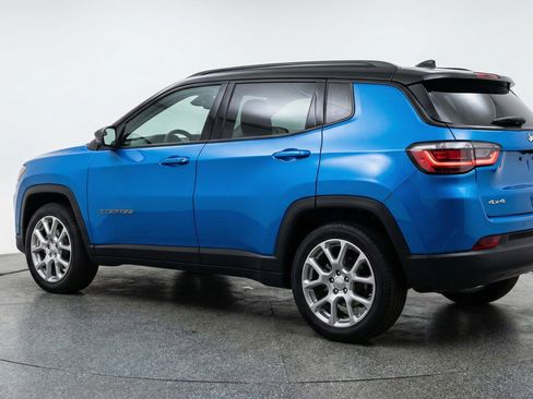 Used 2025 Jeep Compass Limited AWD/4WD image 6
